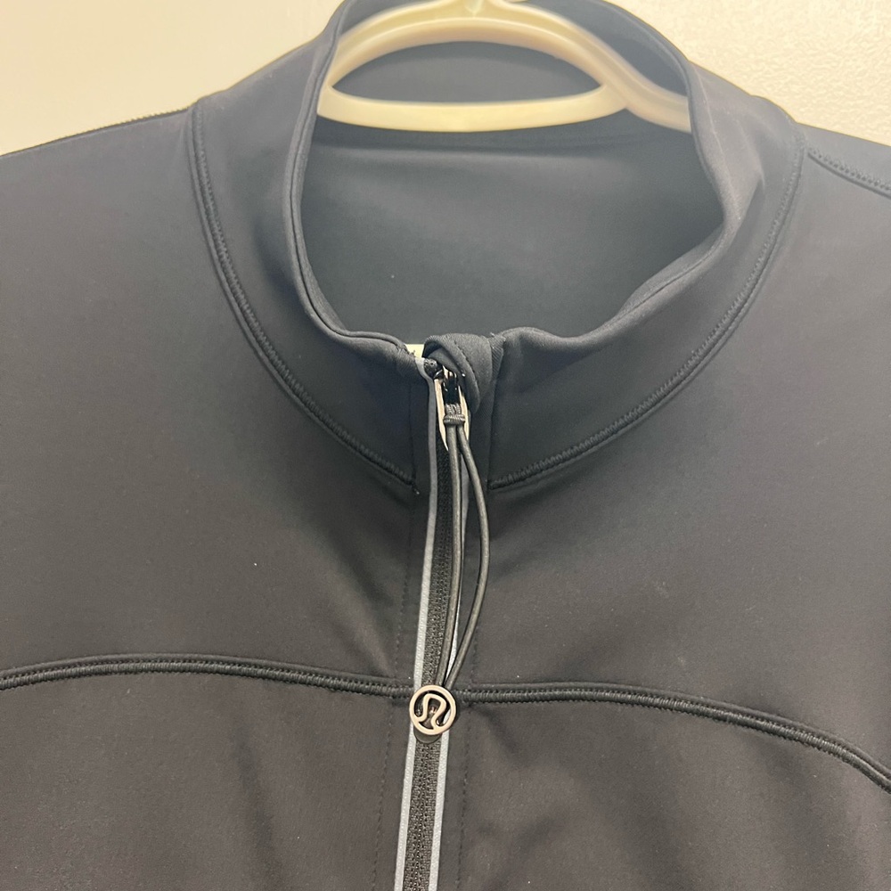Lululemon Black Running Jacket - Picture 4 of 6